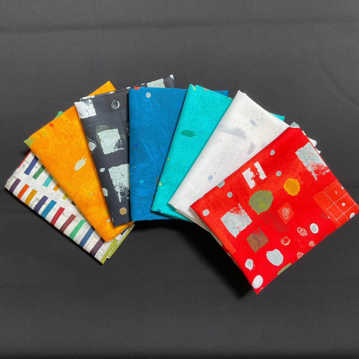 7 fat quarter pack of Marcia Derse fabric - Splash light